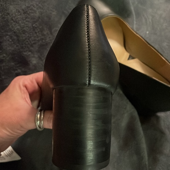 Adrienne Vittadini wide heel shoes - Picture 10 of 11